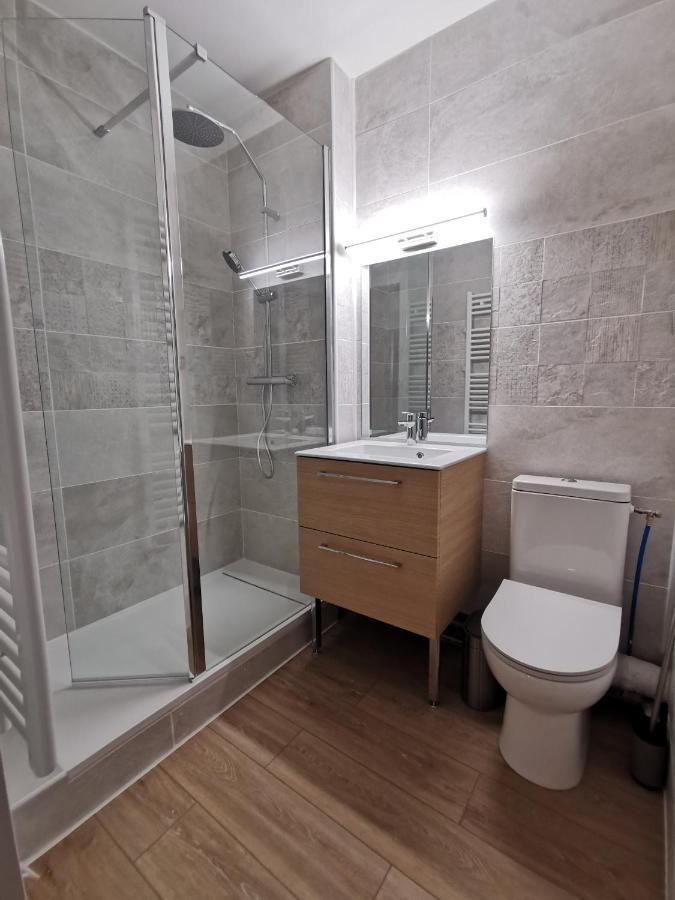 Appartement Lumineux Avec Balcon Et Parking Cherbourg-en-Cotentin Exterior photo